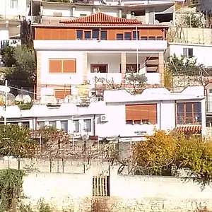 Elvi Aerd Apartamento